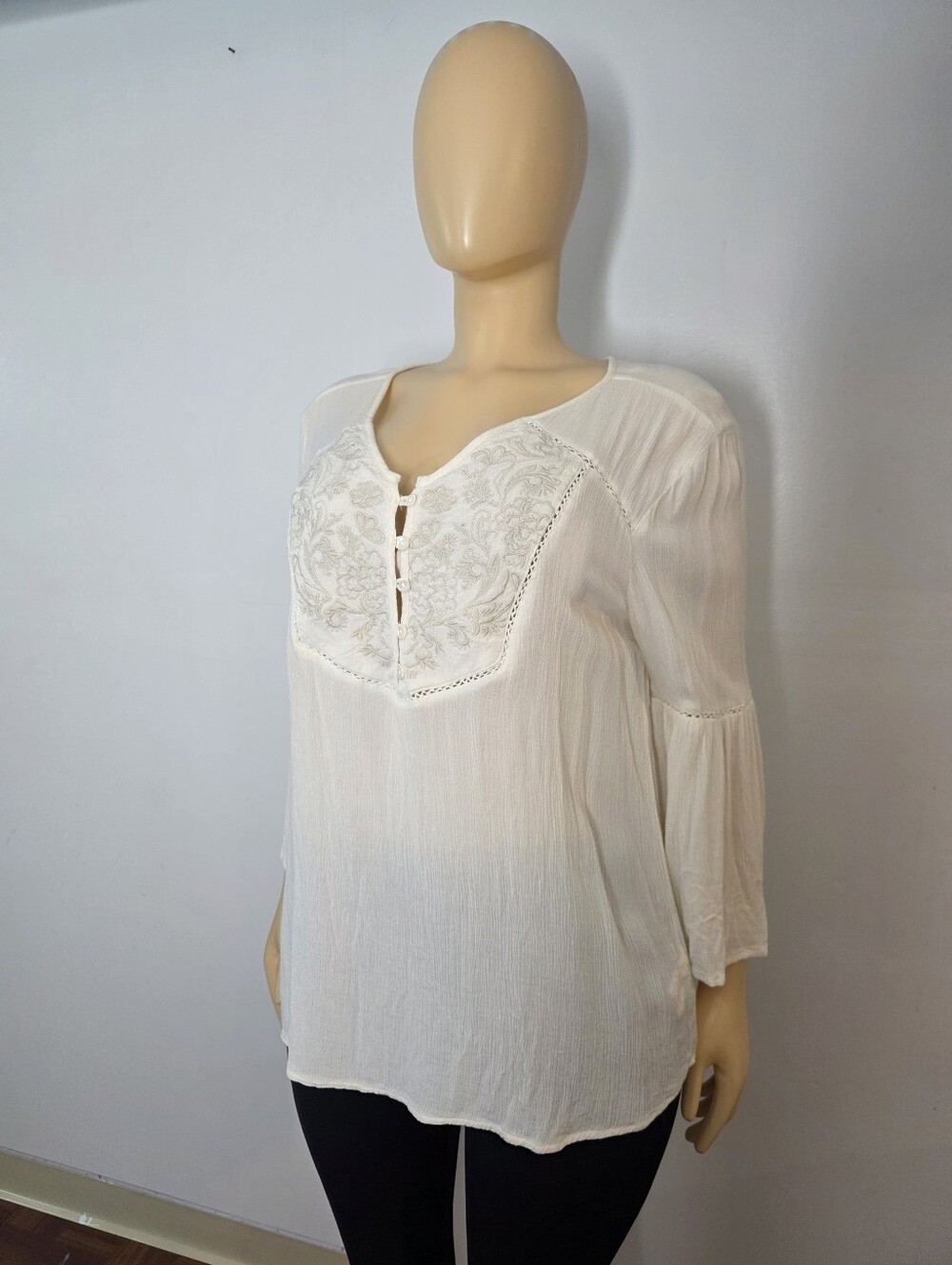 Style & Co. Cream Embroidered Peasant Blouse Size US/M - Picture 3 of 16